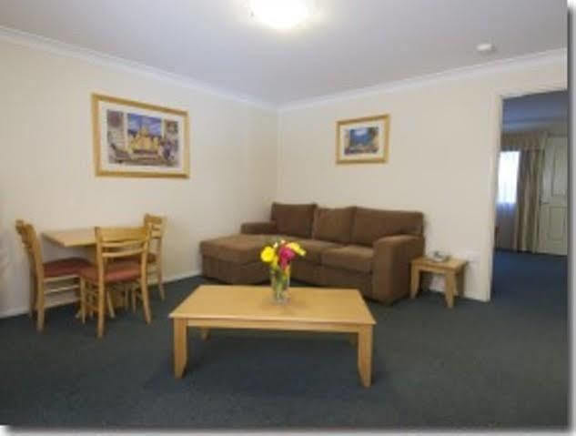 Villa Nova Motel Toowoomba Extérieur photo